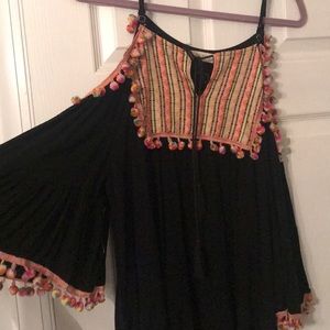 Boutique Pom Pom cold shoulder top